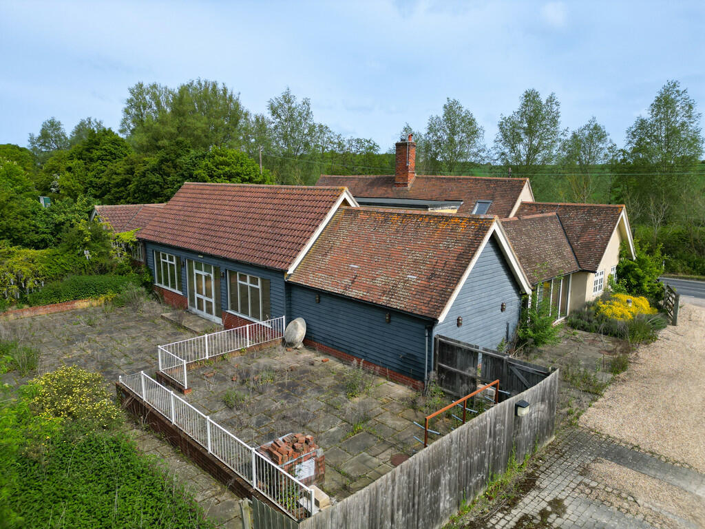 4 bedroom detached house for sale in Stone Street, Hadleigh, IP7