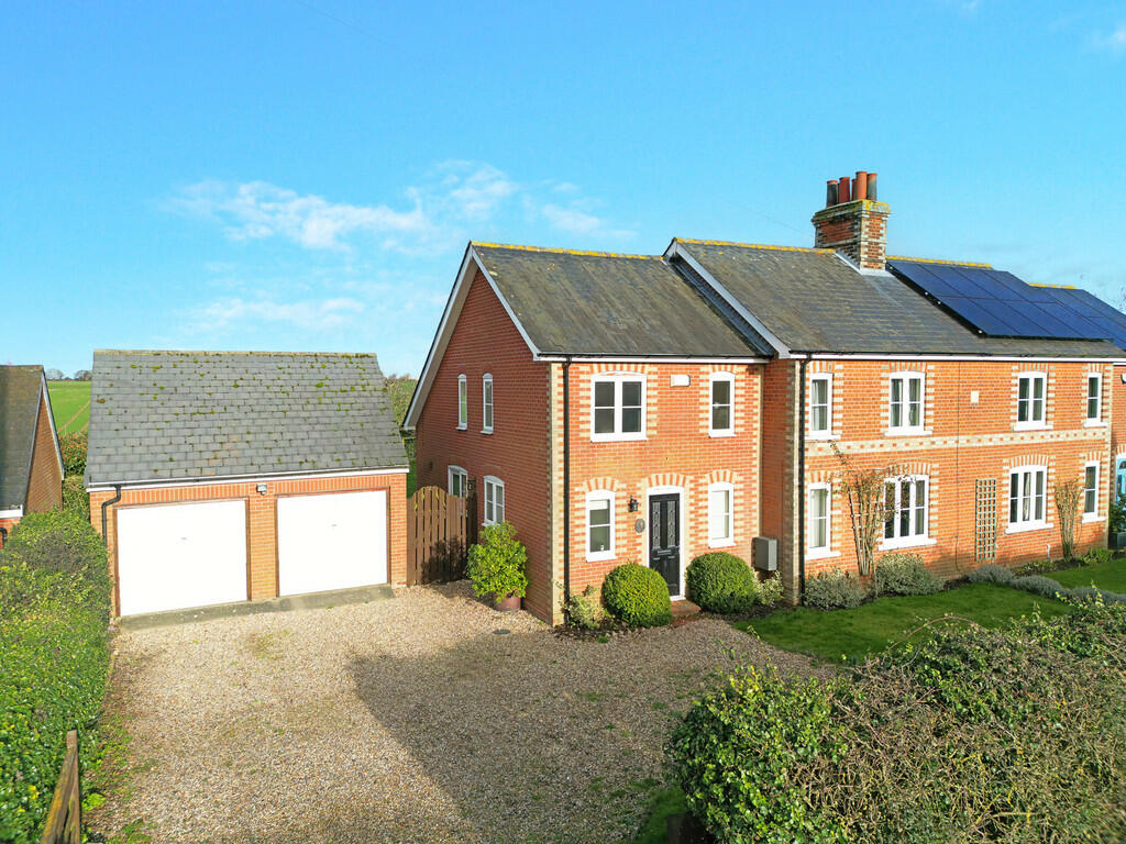 3 bedroom semidetached house for sale in Bacons Green , Raydon Road