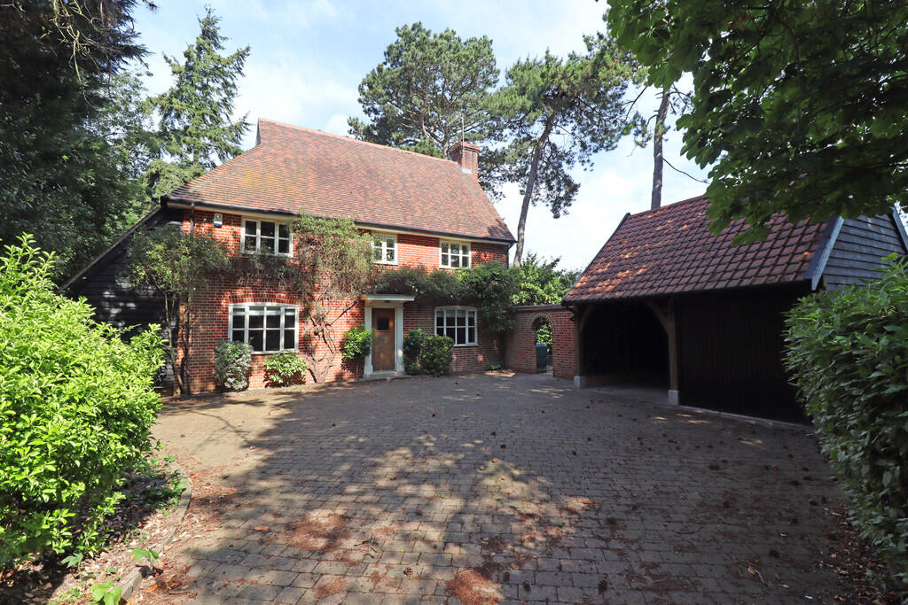 Main image of property: London Road, Capel St. Mary