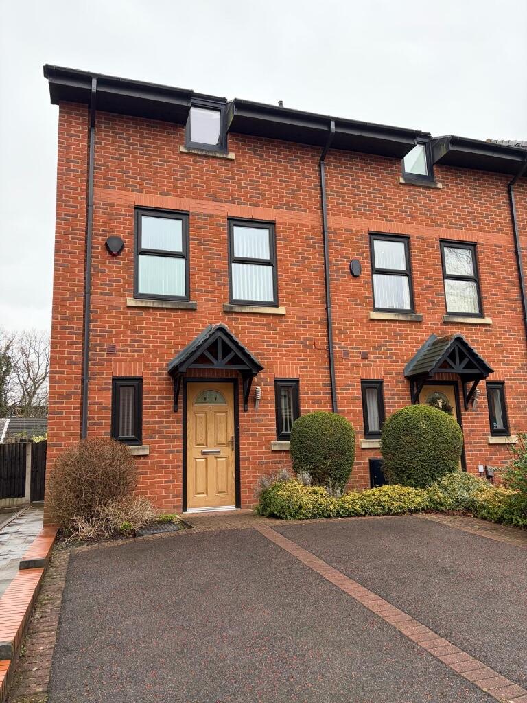 Main image of property: Mopmakers Green, Wilmslow, Cheshire, SK9