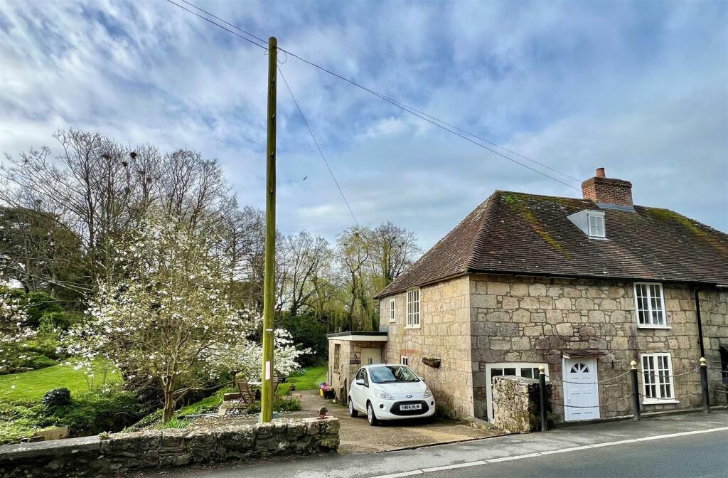 3 bedroom semidetached house for sale in Shalfleet, Isle of Wight, PO30