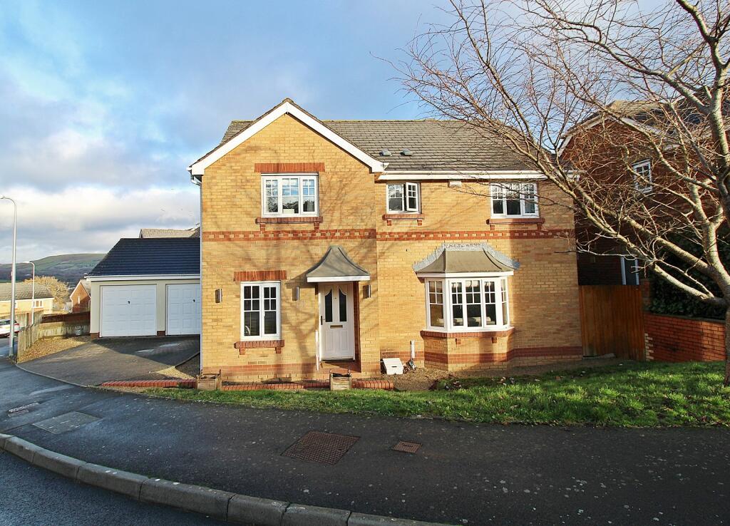 4 bedroom detached house for sale in Maes Cefn Mabley, Llantrisant