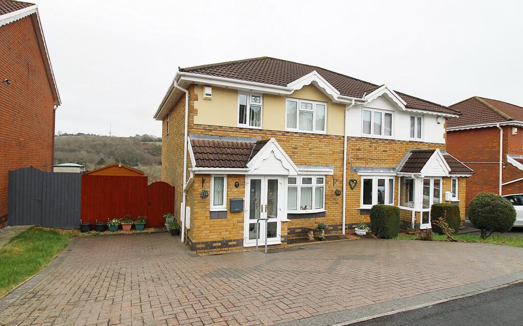 3 bedroom semidetached house for sale in Meadow Close, Thomastown, Tonyrefail, Porth, Rhondda