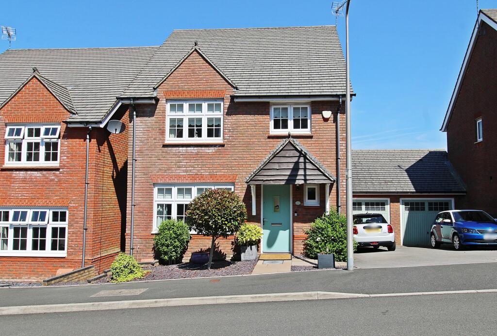 4 bedroom detached house for sale in Ffordd Dol Y Coed, Bryncae