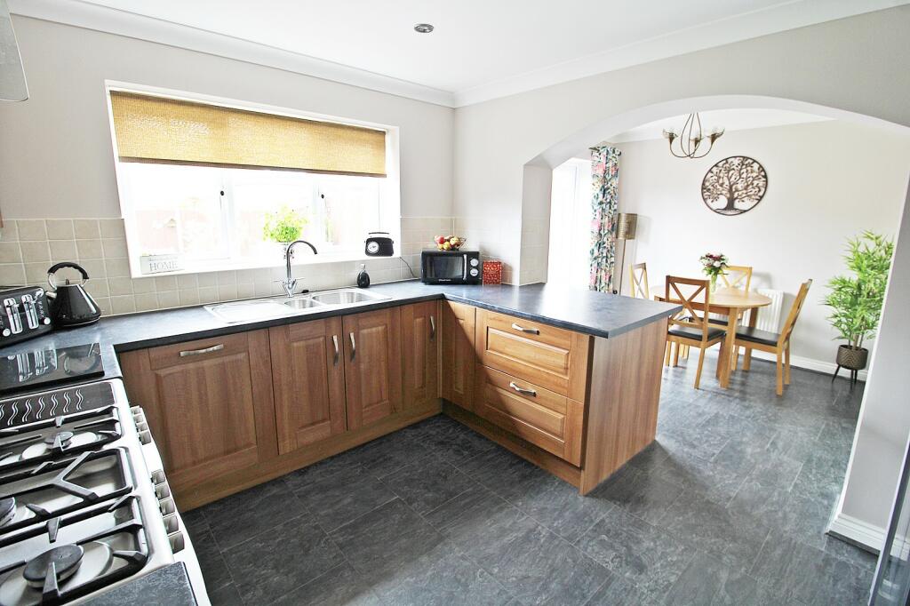 Additional property image - Nant-y-fron, Tonyrefail, Porth, Rhondda Cynon Taff. CF39 8HZ