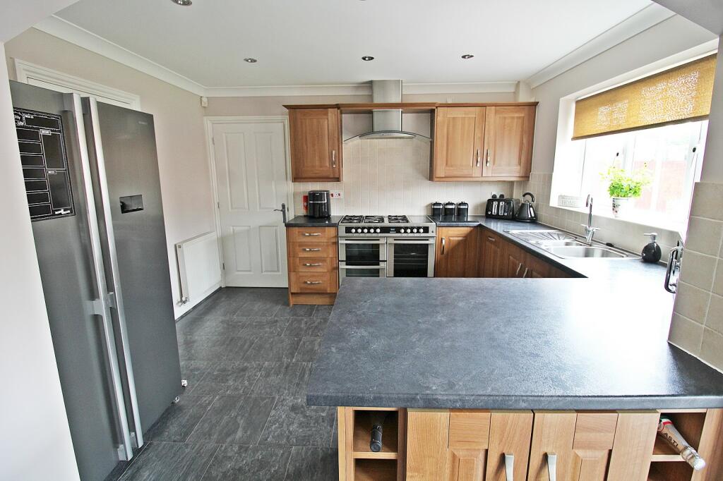 Additional property image - Nant-y-fron, Tonyrefail, Porth, Rhondda Cynon Taff. CF39 8HZ