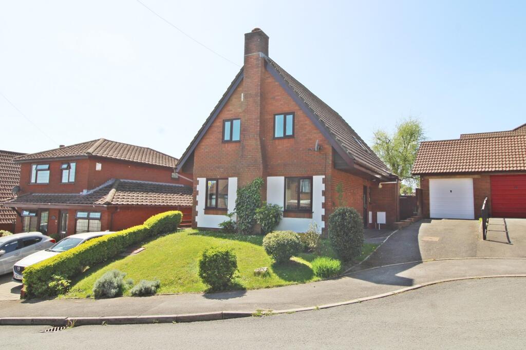 Main image of property: Hafod Wen, Tonyrefail, Porth, Rhondda Cynon Taff. CF39 8LB