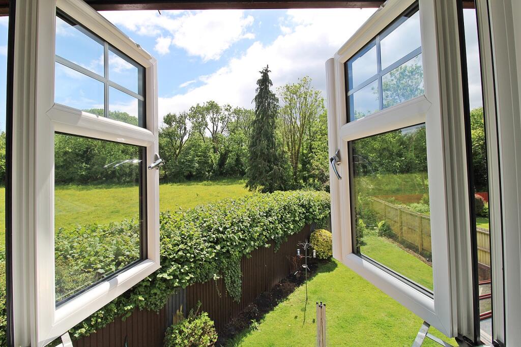 Additional property image - Bryn Creigiau, Groesfaen, Pontyclun, Rhondda Cynon Taff. CF72 8RT