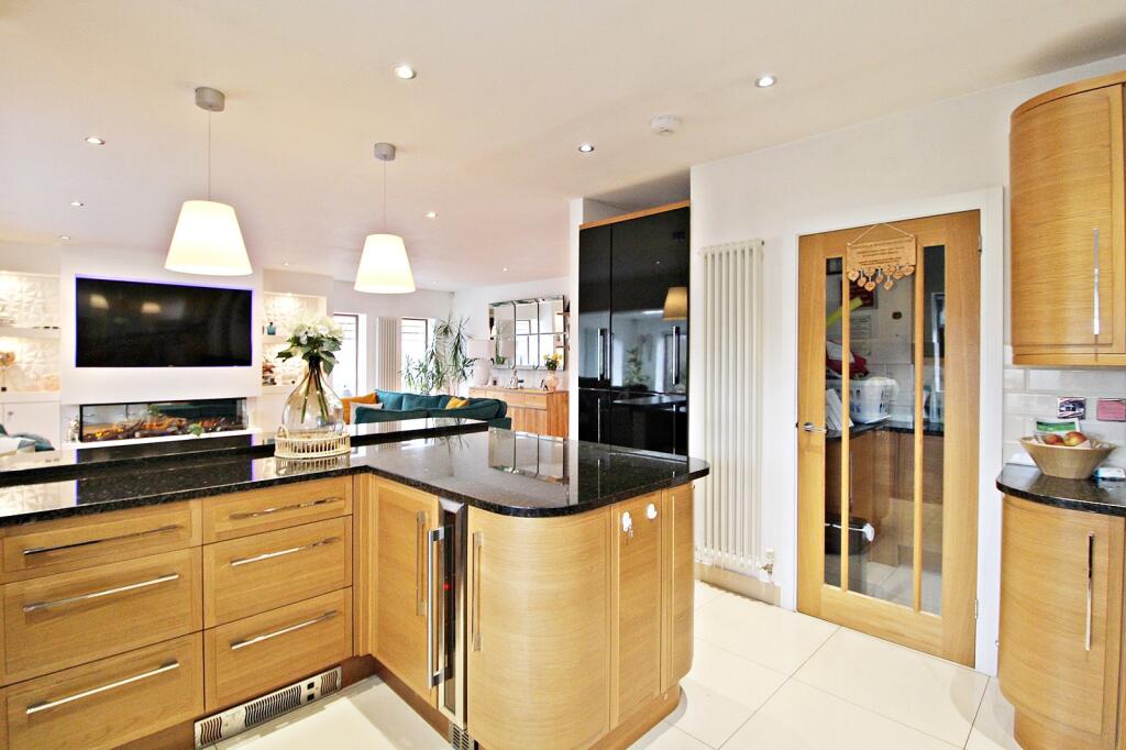 Additional property image - Manor Hill, Miskin, Pontyclun, Rhondda Cynon Taff. CF72 8JP