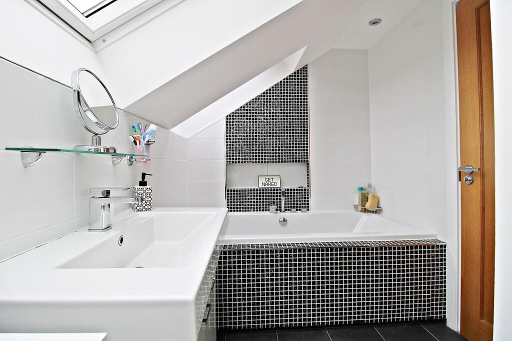 Additional property image - Manor Hill, Miskin, Pontyclun, Rhondda Cynon Taff. CF72 8JP