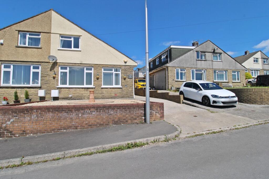 Main image of property: Hillcrest, Brynna, Pontyclun, Rhondda Cynon Taff. CF72 9SN