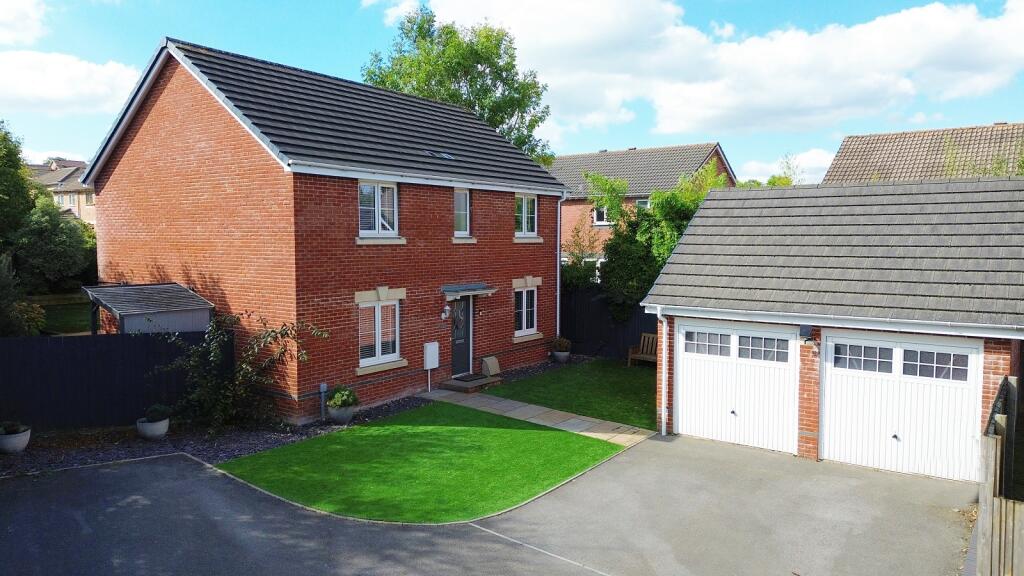 Main image of property: Clos Rhosyn, Llanharry, Pontyclun. CF72 9WH