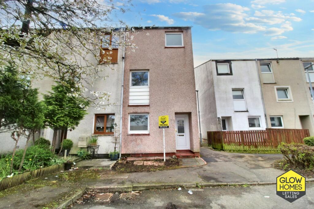4 bedroom town house for sale in Skelmorlie Place, Kilwinning, KA13