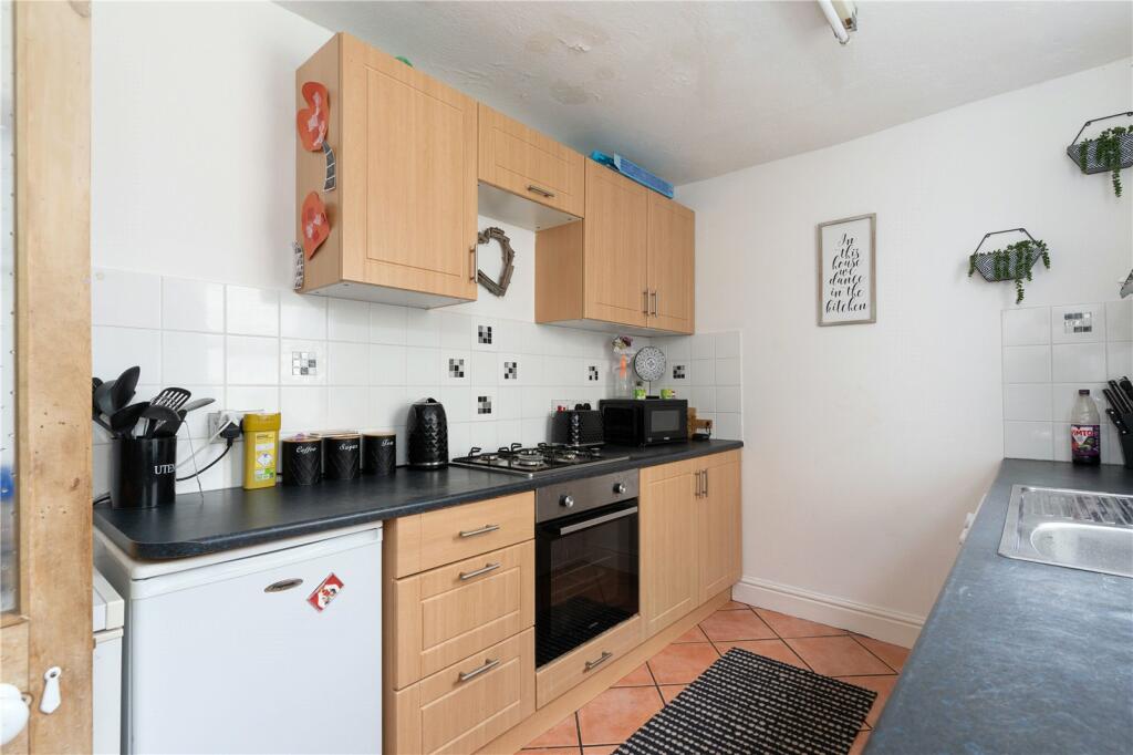 2 bedroom terraced house for sale in St Warren Street, Penzance, TR18