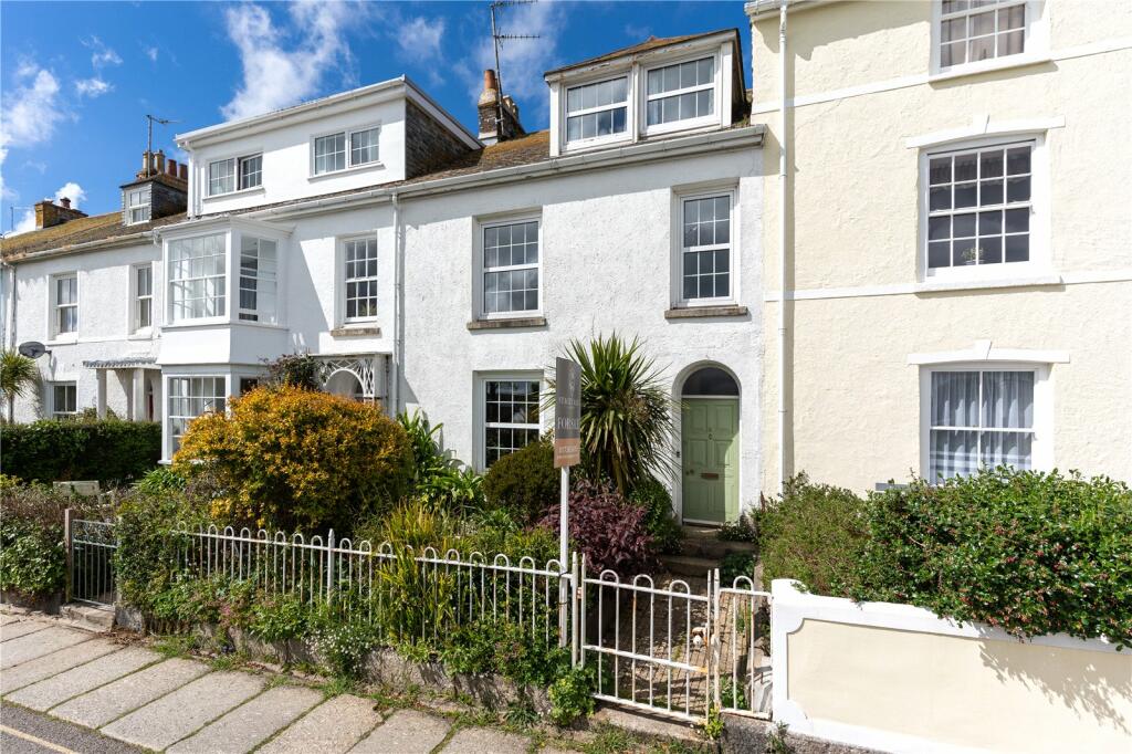 4 bed terraced house in Penzance