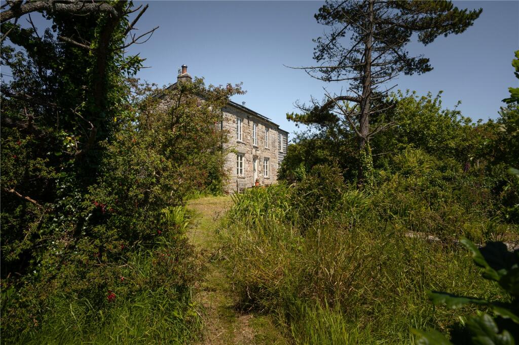 land and paddocks for sale in Cornwall beautiful house and grounds of 5 acres