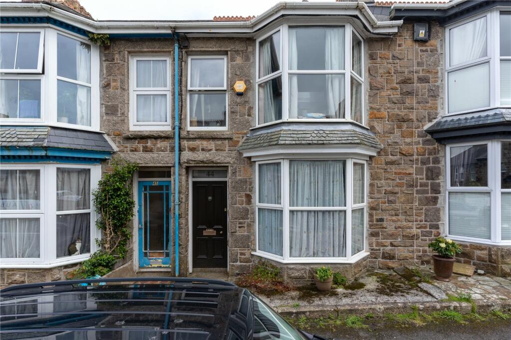 3 bedroom terraced house in Heamoor with traditional features and character 