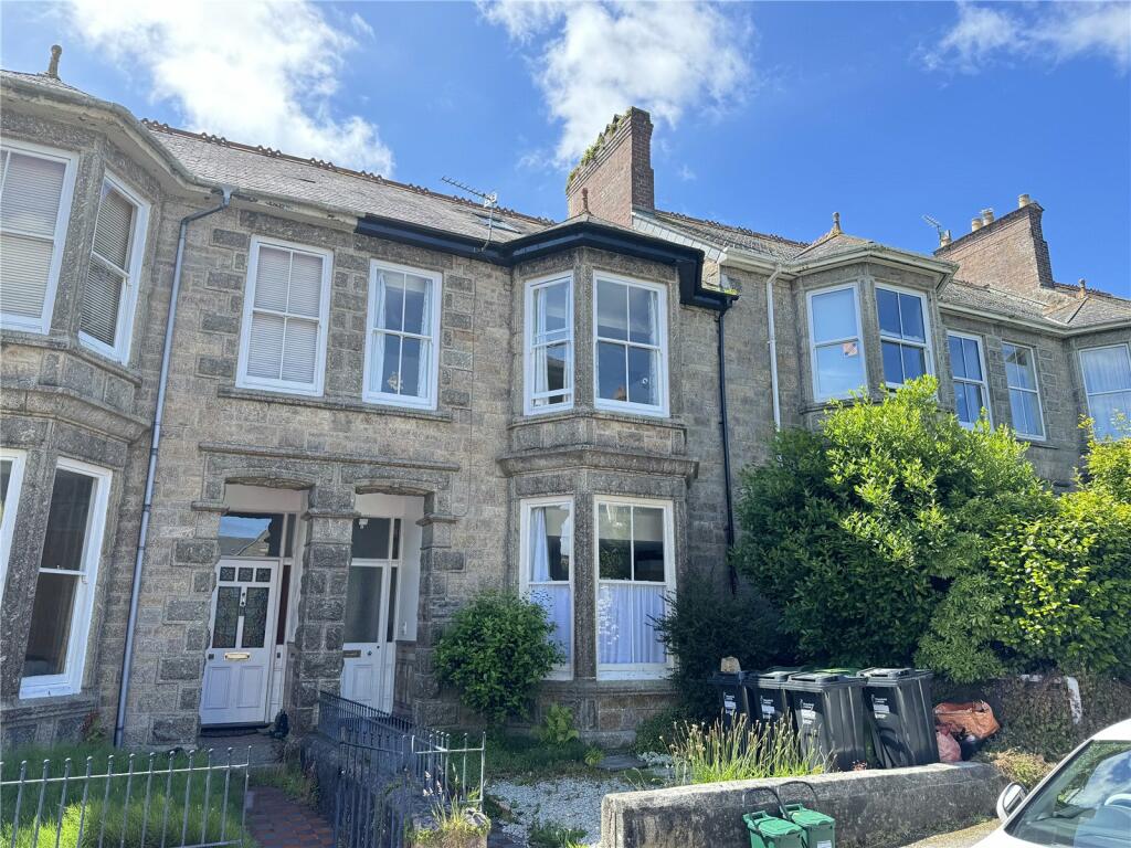 Studio aparment in Penzance cash buyers only