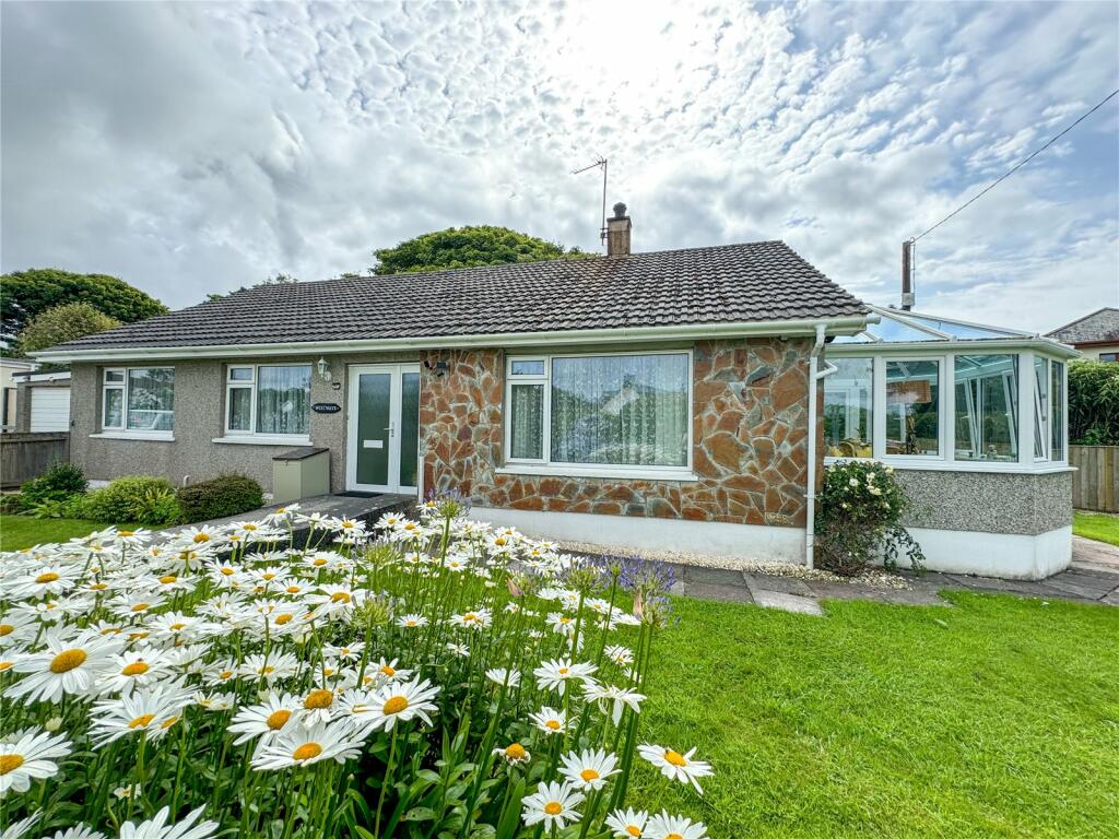 3 bedroom bungalow near Helston and Praa Sands 