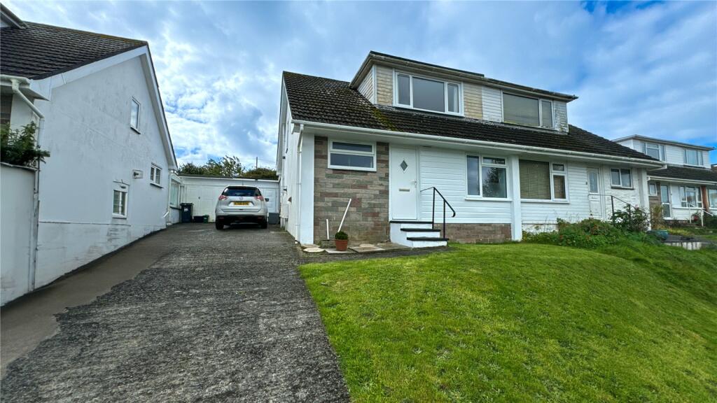 3 bedroom semi detached house in Newlyn