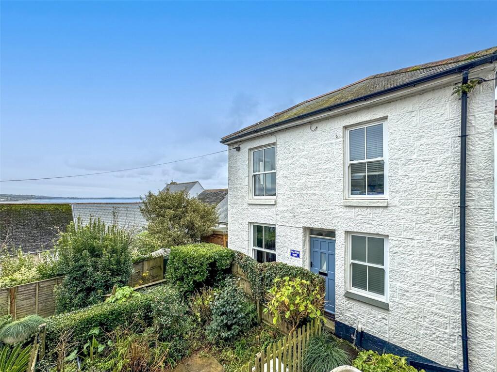 3 bedroom semi-detached house in Newlyn with sea views and beautiful private garden.