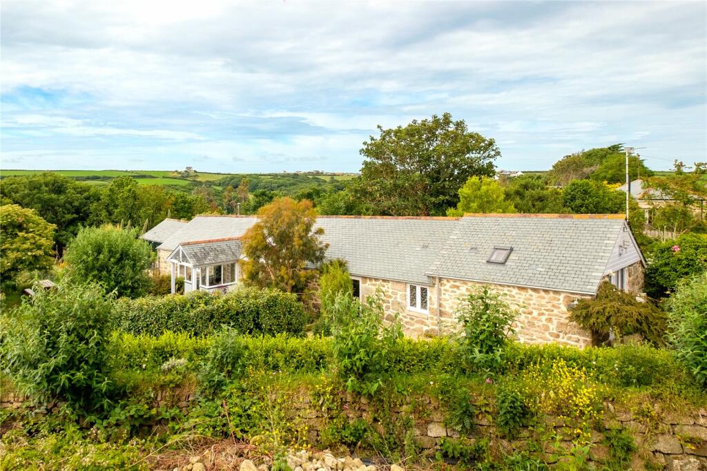 3 bedroom detached barn in st buryan great location beautiful surroundings near St Buryan