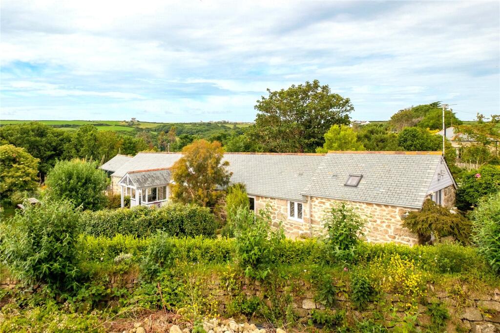 3 bedroom detached barn conversion in st buryan great location beautiful surroundings near countryside walks