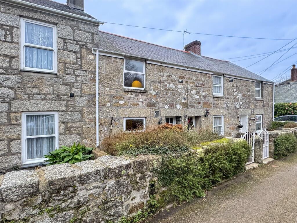 1 bedroom cute charming cottage in need of some work in Newlyn