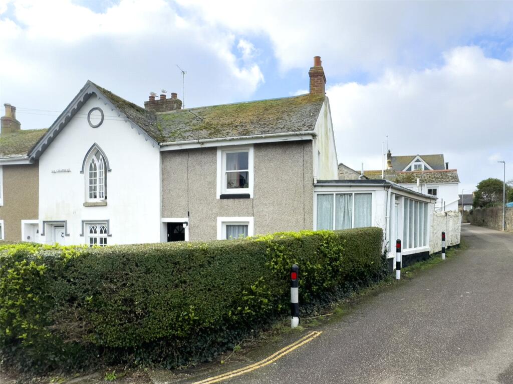 2 bedroom end of terrace house