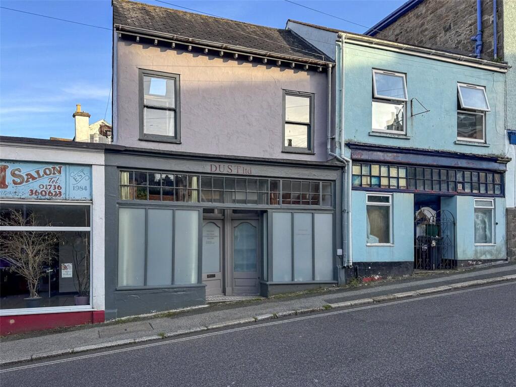 2 bedroom terraced house in Penzance artist/living space