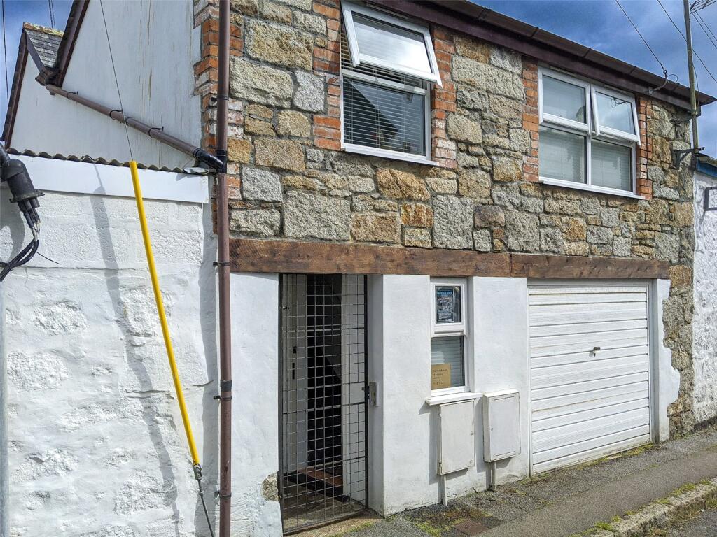 1 bedroom apartment in Newlyn with planning permission for conversion of garage