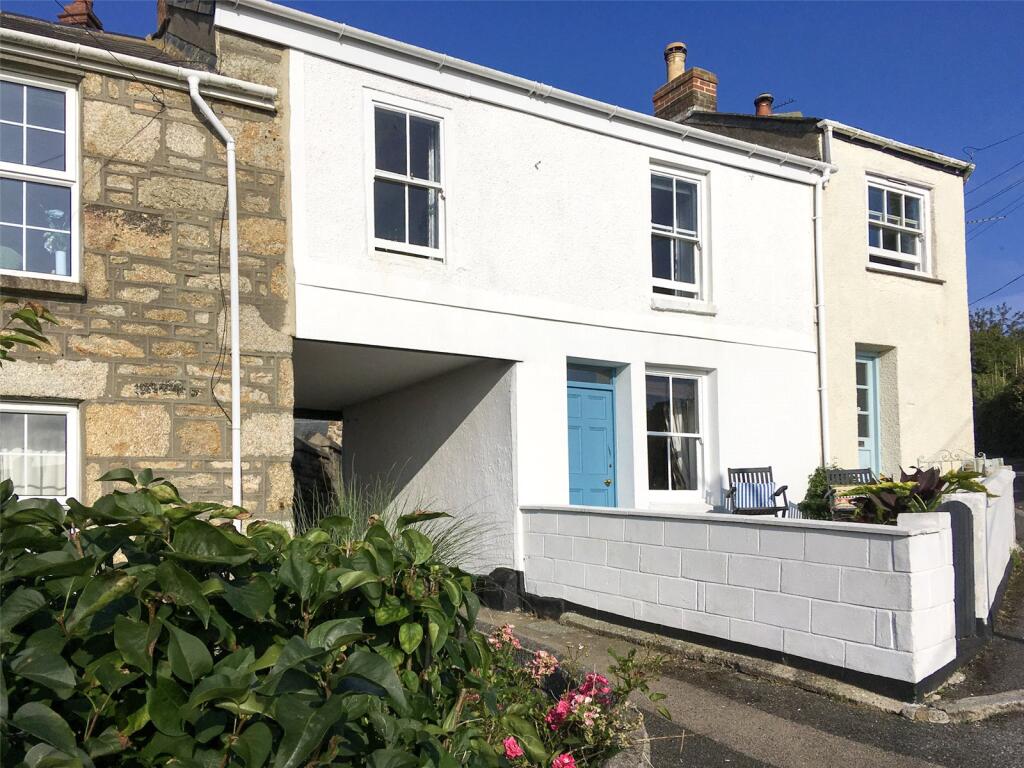 2 bedroom terraced house great bolthole lovely location near the town centre