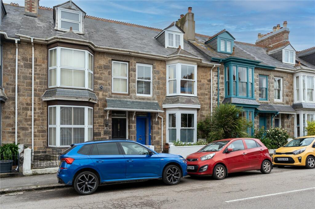 3 bedroom terraced house in Penzance