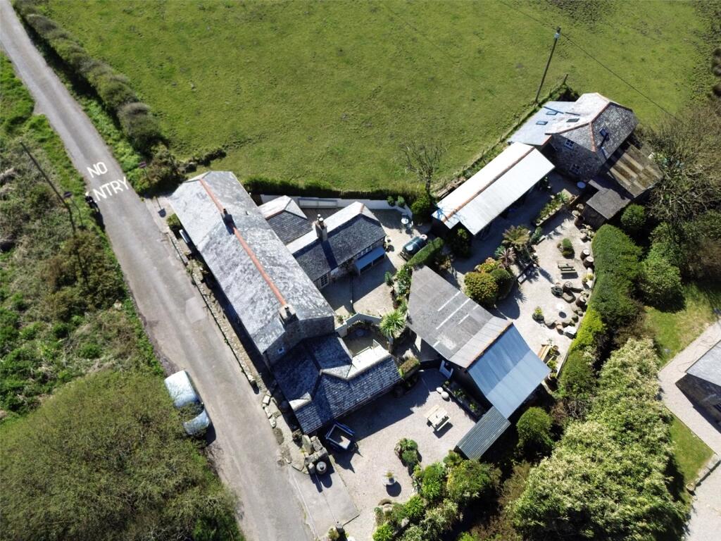 6 bedroom detached house in Zennor