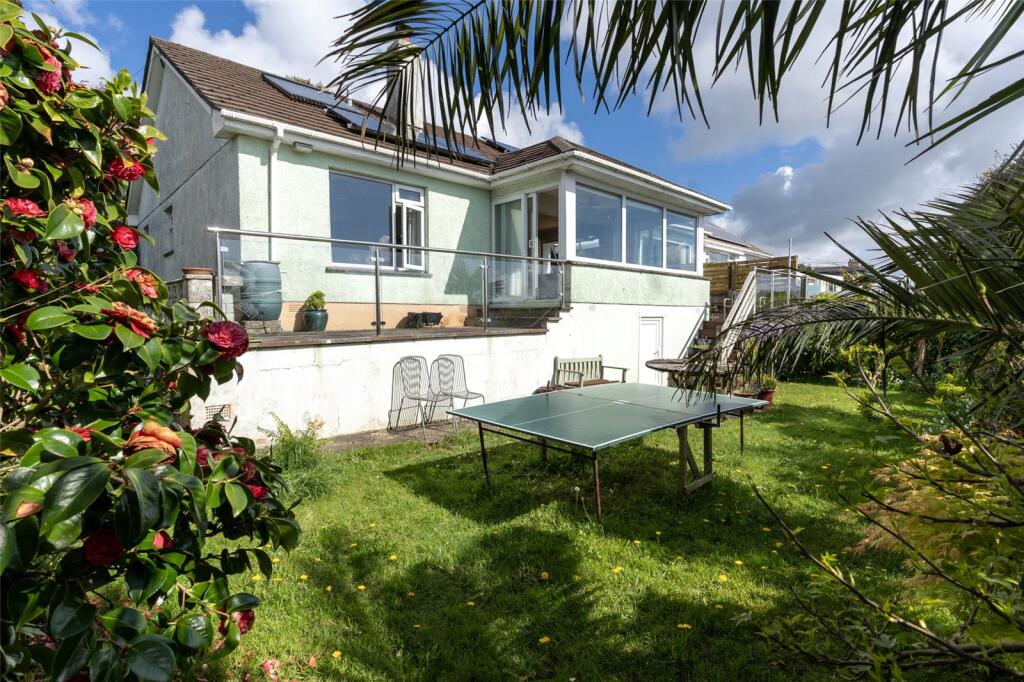 3 bedroom bungalow in Penzance great sea views