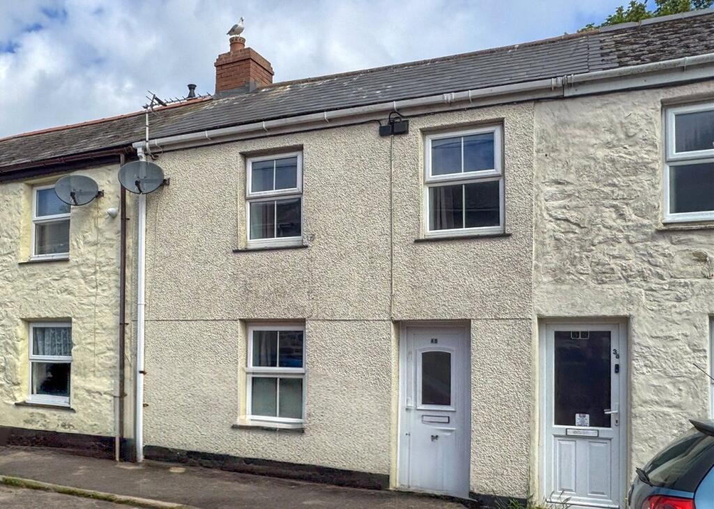 2 bedroom house in Hayle no chain great location near shops and beaches