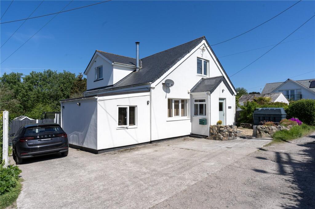 Fantastic family home in Marazion with great location near the beach and self contained annexe