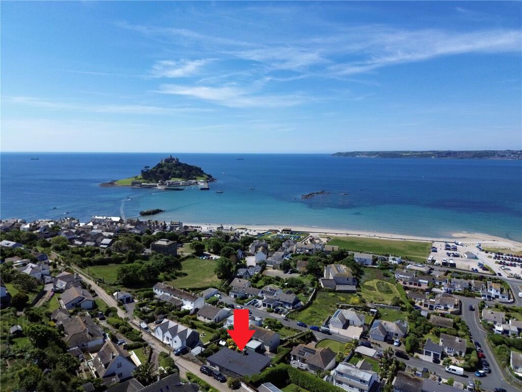 4 bedroom bungalow in Rosehill very quiet location with superb sea views and great potential