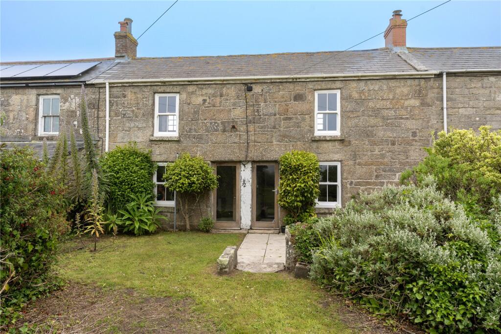 2 bedroom terraced house near St. Just, great location, big garden.