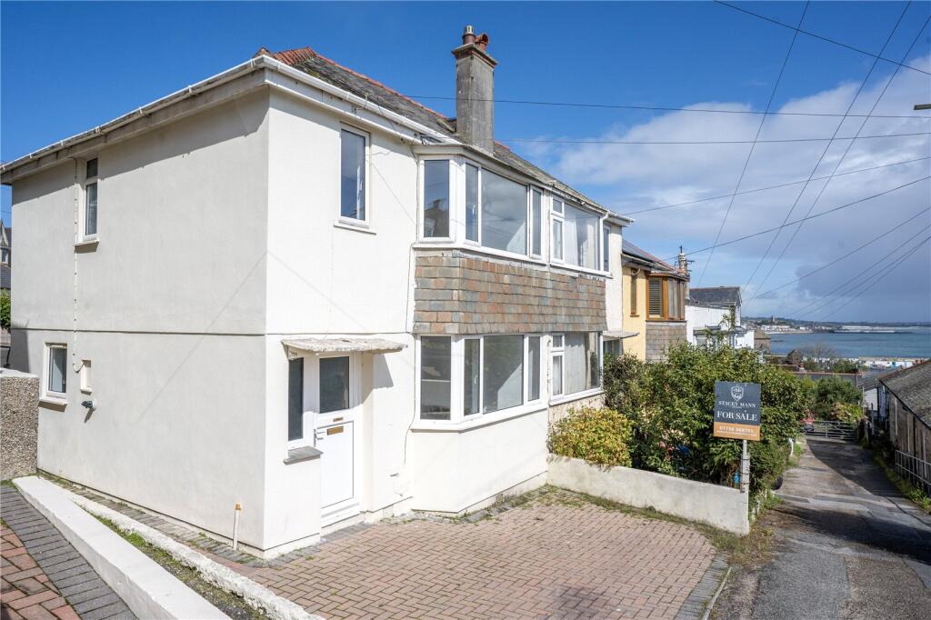 3 bedrdoom end of terrace house in Newlyn
