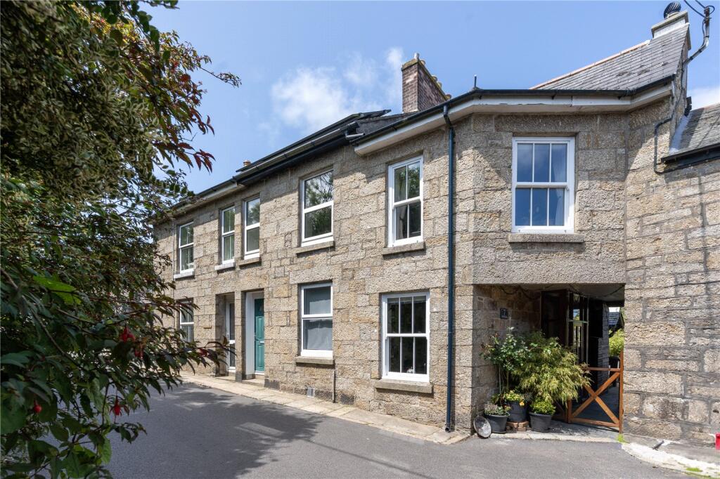 2 bedroom terraced house in Madron great location, cottage, 