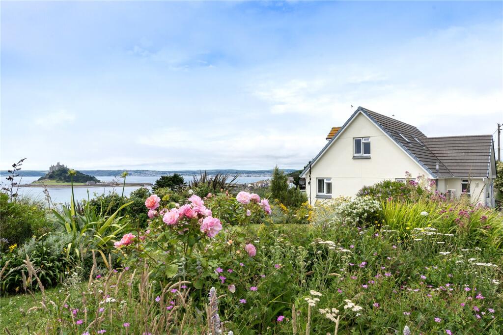 3 bedroom detached house in Marazion great location super energy efficient very low costs no chain