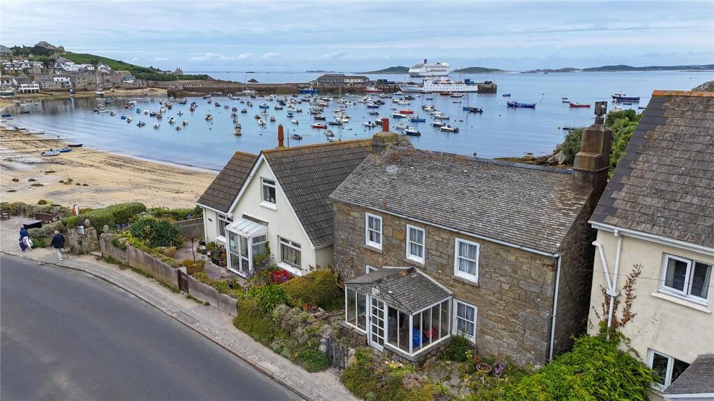 3 bedroom house isles of scilly in need of renovation
