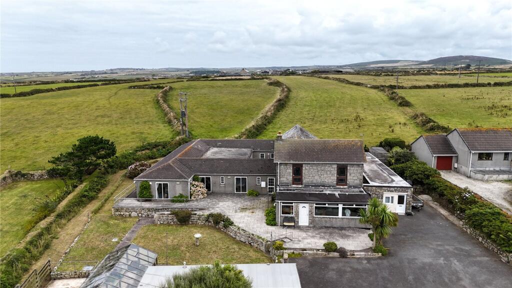 Large 18 bedroom detached house in Sennen, great location great potential for development/bed and breakfast care home hostel etc