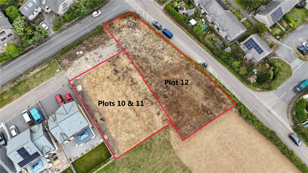 single building plot with planning permission for a 4 bedroom house with parking, great location, no chain, big plot.