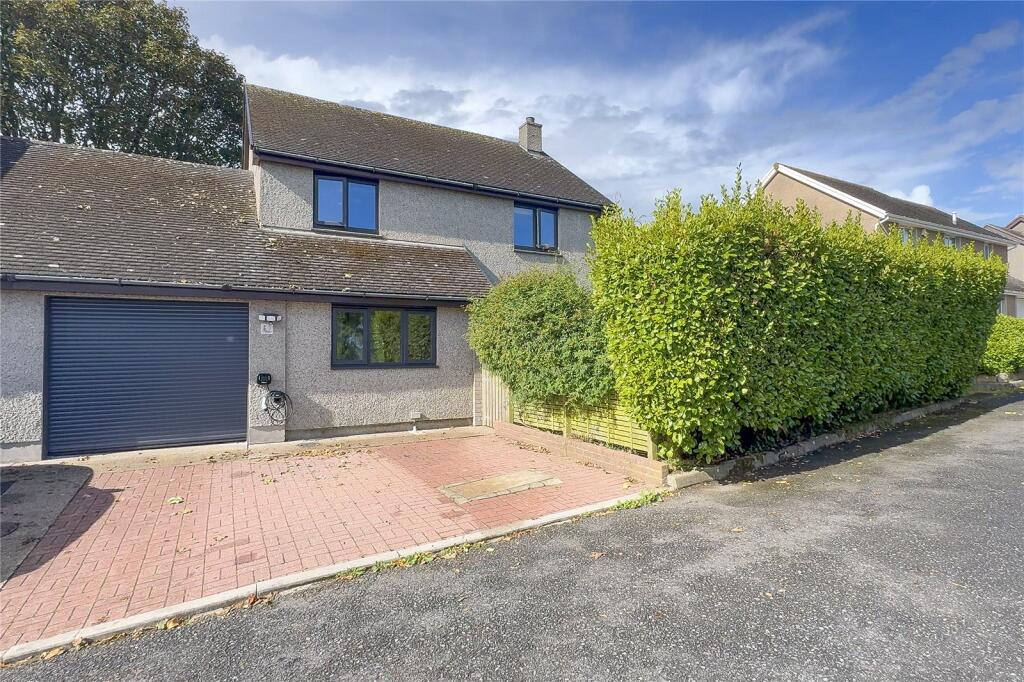 3 bedroom link detached house in Drift 