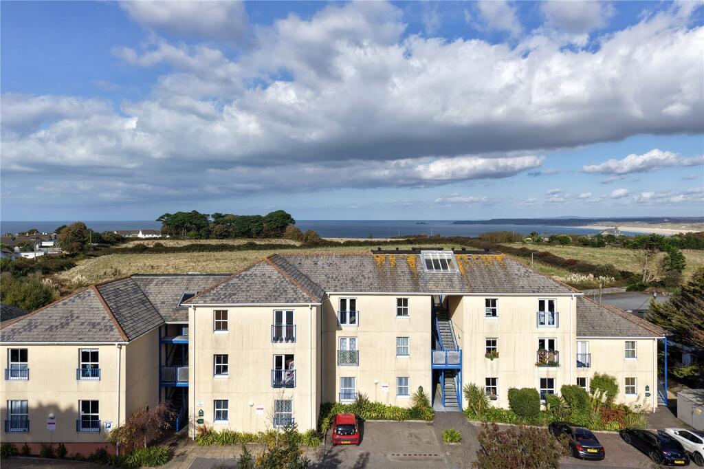1 Bedroom apartment in Carbis Bay, near to the beaches and St. Ives and Hayle, great location, close to A30 and Lelant.