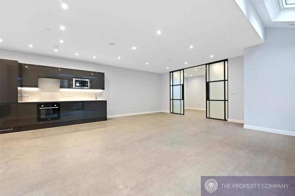 Main image of property: High Road, North Finchley, London, N12