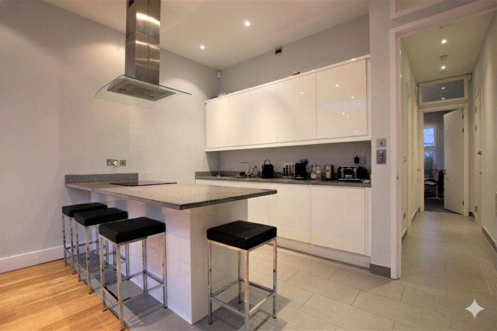 Main image of property: Dukes Avenue, Muswell Hill, London, N10
