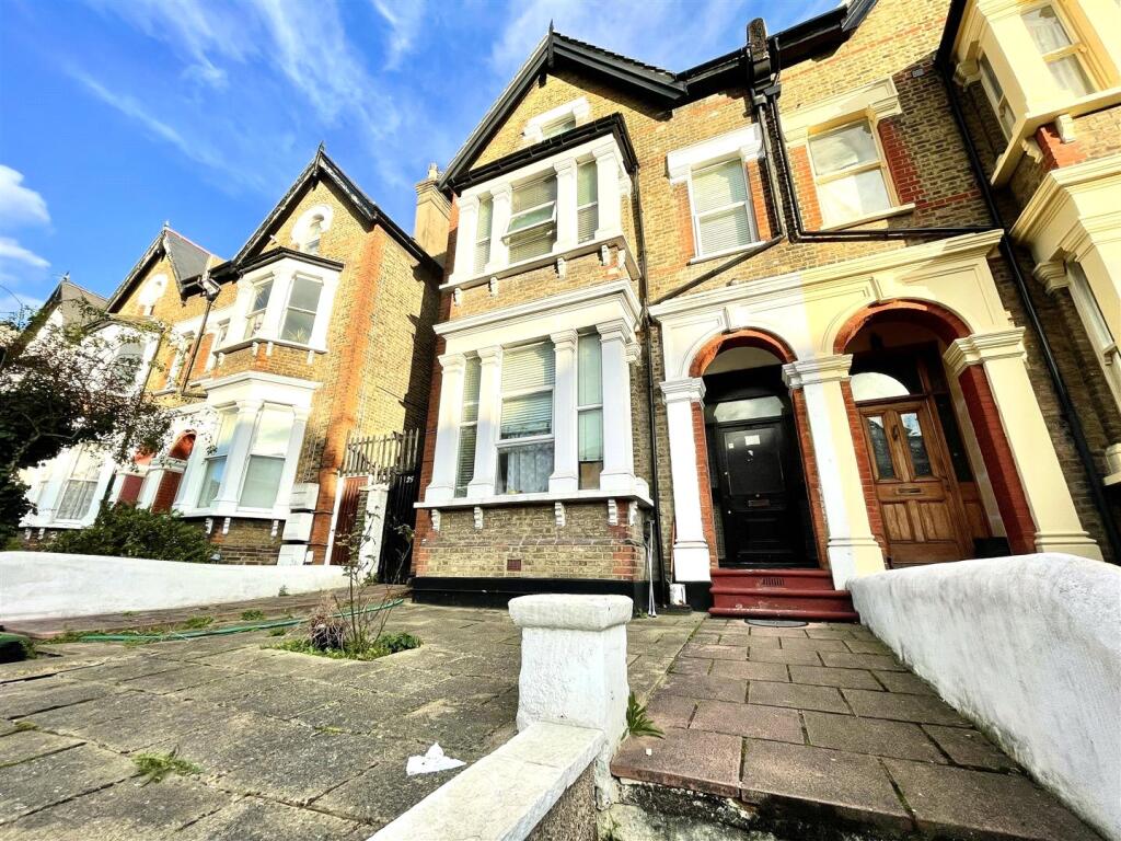 Main image of property: 25 Park Avenue, London, N22